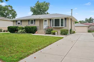 640 Julie Dr, Schererville, IN 46375 - Photo 1