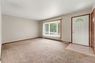 640 Julie Dr, Schererville, IN 46375 - Photo 2