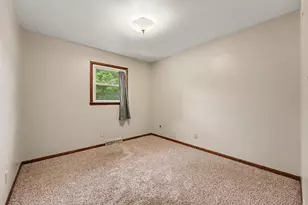 640 Julie Dr, Schererville, IN 46375 - Photo 6