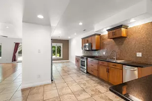 10730 Erie Dr, Crown Point, IN 46307 - Photo 42