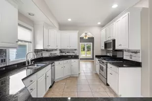 10730 Erie Dr, Crown Point, IN 46307 - Photo 22