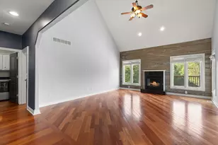 10730 Erie Dr, Crown Point, IN 46307 - Photo 12
