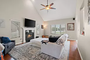 7241 E 104th Pl, Crown Point, IN 46307 - Photo 8