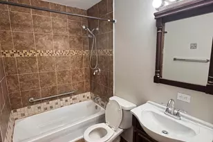 3884 Maitland St, Hobart, IN 46342 - Photo 10