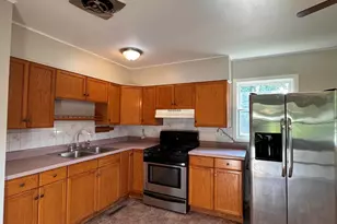 3884 Maitland St, Hobart, IN 46342 - Photo 6