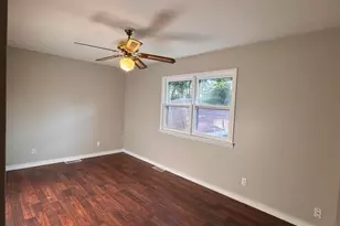 3884 Maitland St, Hobart, IN 46342 - Photo 8