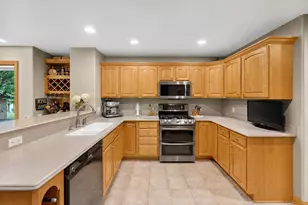 7061 E 107th Ct, Crown Point, IN 46307 - Photo 12