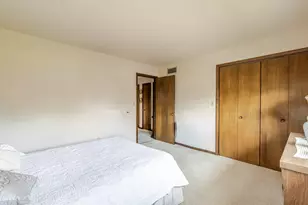 9609 Northcote Ave, Munster, IN 46321 - Photo 16