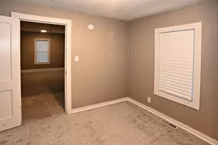 207 N Ash St, Hobart, IN 46342 - Photo 6