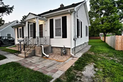 207 N Ash Street, Hobart, IN 46342 - Photo 2