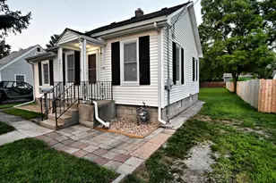 207 N Ash St, Hobart, IN 46342 - Photo 2