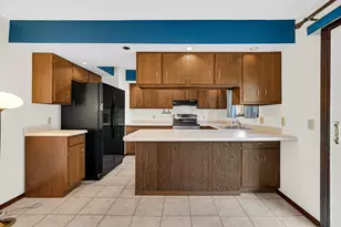 4325 Annandale Ln, Crown Point, IN 46307 - Photo 6