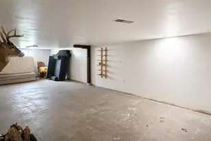 2295 W 41st Ave, Gary, IN 46408 - Photo 16