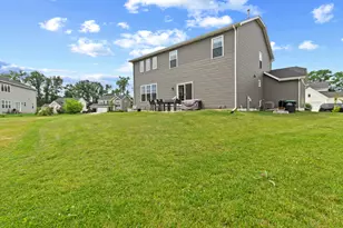 2423 Dunewood St, Portage, IN 46368 - Photo 2