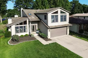 1833 Sandy Beach Dr, Crown Point, IN 46307 - Photo 2