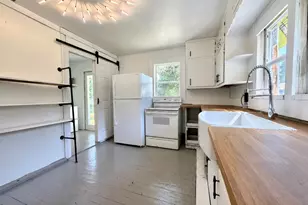 402 W College Ave, Morocco, IN 47963 - Photo 6