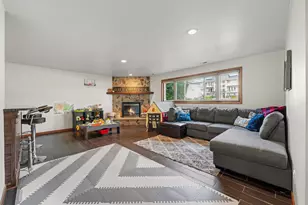 457 Fisher St, Munster, IN 46321 - Photo 14
