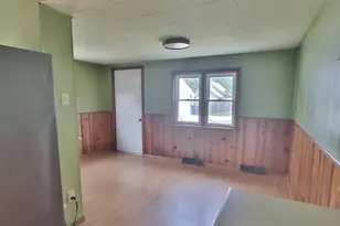 215 Cleveland Ave, Michigan City, IN 46360 - Photo 18