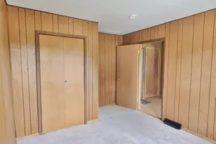 215 Cleveland Ave, Michigan City, IN 46360 - Photo 32