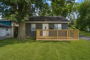 19 E 36th Pl, Hobart, IN 46342 - Photo 2