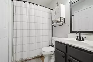 501 Killarney Ln, Valparaiso, IN 46385 - Photo 10