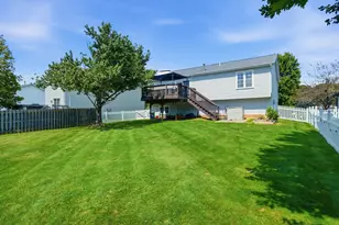 501 Killarney Ln, Valparaiso, IN 46385 - Photo 2