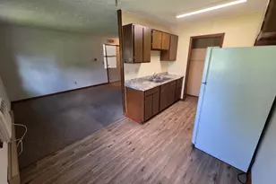 306 W Wilson St, Hebron, IN 46341 - Photo 2