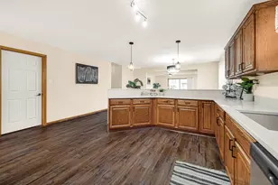10123 Azalea Dr, Crown Point, IN 46307 - Photo 8