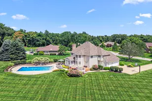 592 Shatz Dr N, Valparaiso, IN 46385 - Photo 2