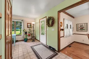 5898 Carol Ct, Demotte, IN 46310 - Photo 4