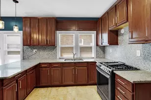 3718 Hemlock St, East Chicago, IN 46312 - Photo 4