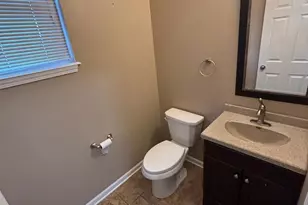 1302 Bobolink Rd, Valparaiso, IN 46383 - Photo 6