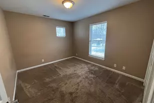 1302 Bobolink Rd, Valparaiso, IN 46383 - Photo 10