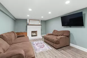 8434 Delaware Pl, Highland, IN 46322 - Photo 18
