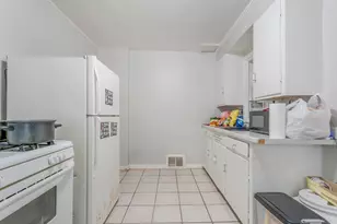 5046 Jefferson St, Gary, IN 46408 - Photo 6
