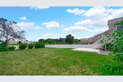 101 Whispering Boulevard, La Porte, IN 46350 - Photo 4