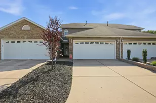 2246 Sandcastle Dr, Dyer, IN 46311 - Photo 1