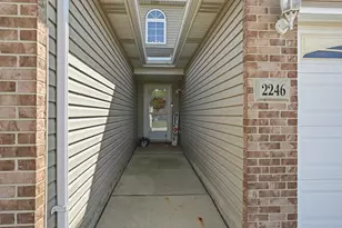 2246 Sandcastle Dr, Dyer, IN 46311 - Photo 2