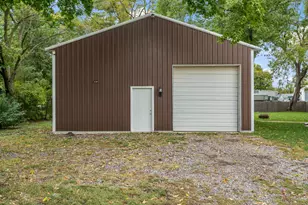 195 E 400 S, Valparaiso, IN 46383 - Photo 6