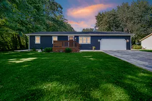 820 Park Ave, Chesterton, IN 46304 - Photo 2