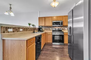 883 Flagstone Dr, Dyer, IN 46311 - Photo 8