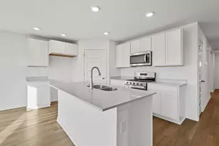 588 Mullins St, Hebron, IN 46341 - Photo 6