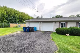 10 1/2 E 36th Pl, Hobart, IN 46342 - Photo 4