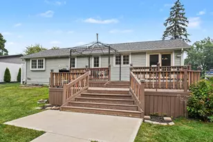 11397 N E Wawasee Dr, Syracuse, IN 46567 - Photo 2