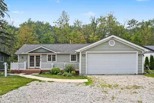 11397 N E Wawasee Dr, Syracuse, IN 46567 - Photo 1
