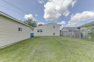 3010 100th Pl, Highland, IN 46322 - Photo 4