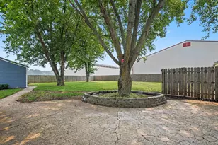 12788 N Bishop Rd, Syracuse, IN 46567 - Photo 8