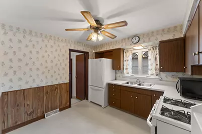7525 Maryland Avenue, Hammond, IN 46323 - Photo 6