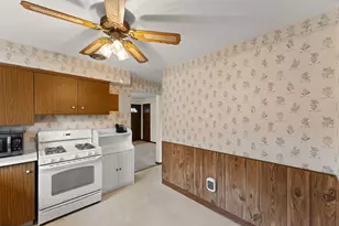 7525 Maryland Ave, Hammond, IN 46323 - Photo 8