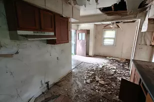 5925 Forest Ave, Gary, IN 46403 - Photo 6